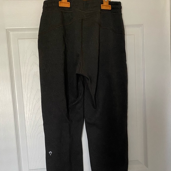 ivivva joggers! - Picture 2 of 3